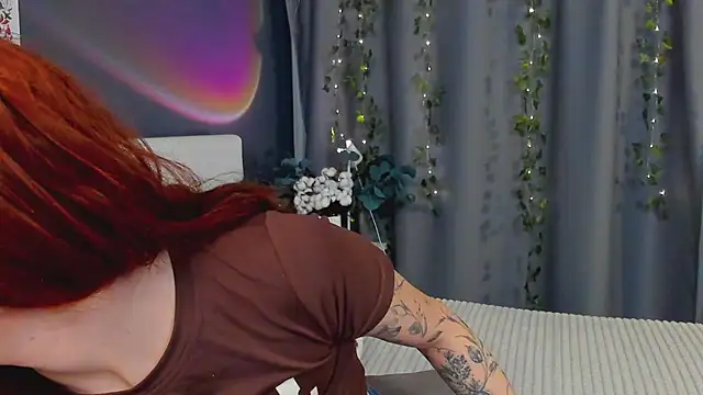 Snapshot of _Jenny_Miller_ chatting on 6, 5, 2026 Jenny Miller online show from 6, 5, 2026