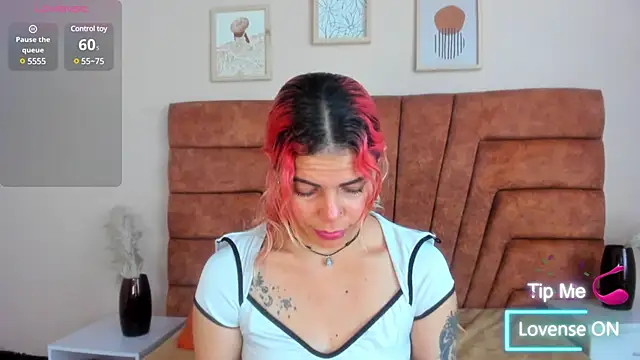 Snapshot of NIKI_SANTANA chatting on 4, 3, 2025 NIKI SANTANA online show from 4, 3, 2025