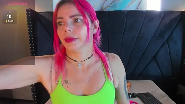 Snapshot of NIKI_SANTANA chatting on 2, 10, 2025 NIKI SANTANA online show from 2, 10, 2025