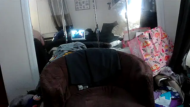 Hand69someguy online show from 10, 6, 2026