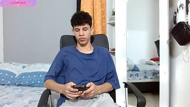 Snapshot of jeff_ross chatting on 6, 12, 2024 jeff ross online show from 6, 12, 2024