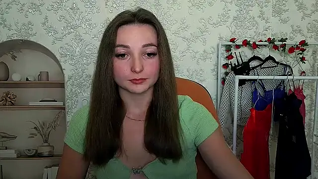 Snapshot of _Barbie_Kiss_ chatting on 2, 10, 2025 Barbie Kiss online show from 2, 10, 2025
