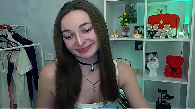  Barbie Kiss  online show from 8, 2, 2026