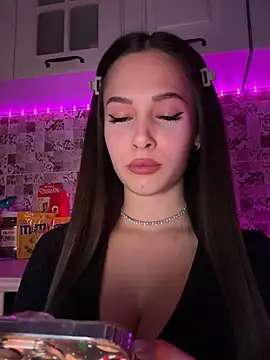 EricaWalls online show from 22, 2, 2025