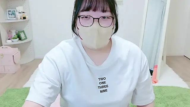 Snapshot of o-Aya-o chatting on 10, 2, 2025 o-Aya-o online show from 10, 2, 2025