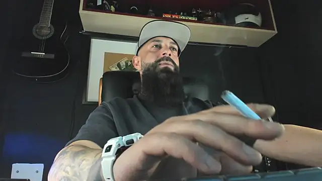 Snapshot of axxelrich_ chatting on 2, 2, 2025 axxelrich online show from 2, 2, 2025