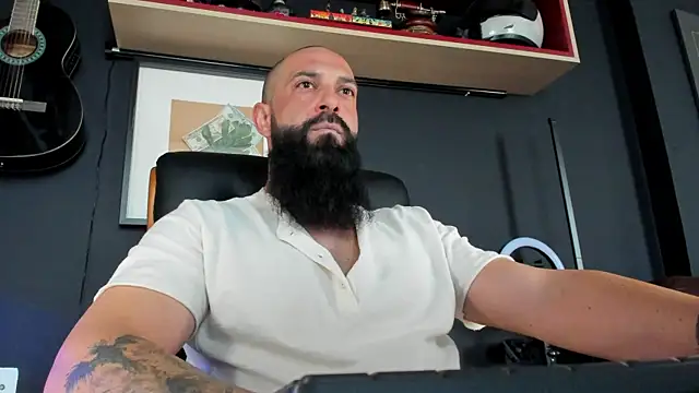 Snapshot of axxelrich_ chatting on 5, 2, 2025 axxelrich online show from 5, 2, 2025
