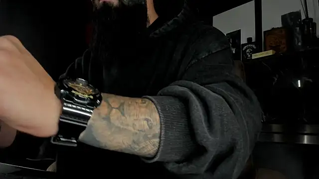 axxelrich  online show from 28, 10, 2025