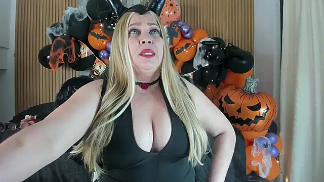 Danna topless online show from 1, 11, 2025