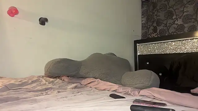 Snapshot of londonsfantasy chatting on 16, 2, 2026 londonsfantasy online show from 16, 2, 2026