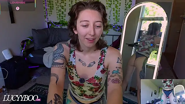 lovelylucyy online show from 9, 7, 2026
