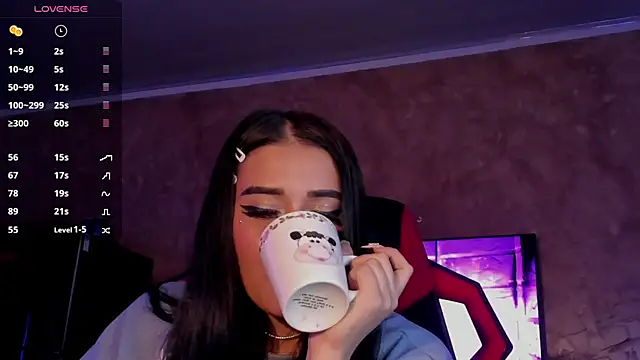 Snapshot of Charlotte_greys chatting on 8, 1, 2025 Charlotte greys online show from 8, 1, 2025