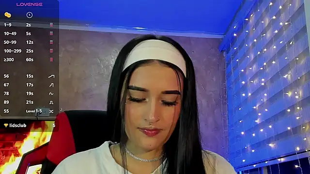 Snapshot of Charlotte_greys chatting on 11, 1, 2025 Charlotte greys online show from 11, 1, 2025