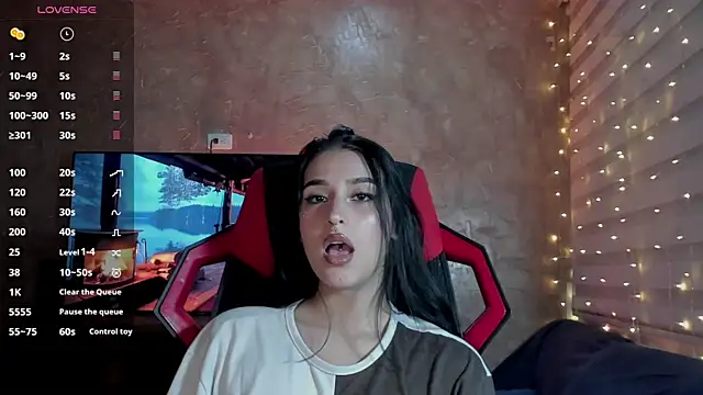 Snapshot of Charlotte_greys chatting on 1, 3, 2025 Charlotte greys online show from 1, 3, 2025