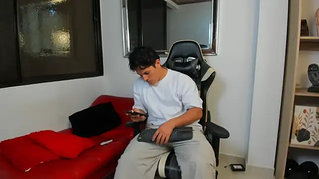 julian wallace online show from 6, 2, 2026