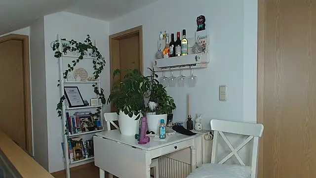 Snapshot of BrownieyQueen chatting on 2, 12, 2024 BrownieyQueen online show from 2, 12, 2024