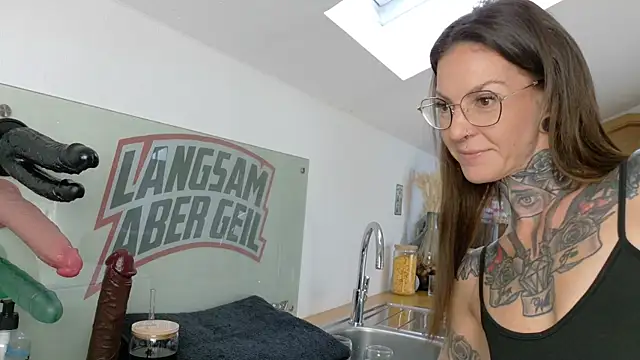 Snapshot of BrownieyQueen chatting on 12, 9, 2025 BrownieyQueen online show from 12, 9, 2025