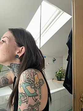 BrownieyQueen online show from 24, 2, 2026