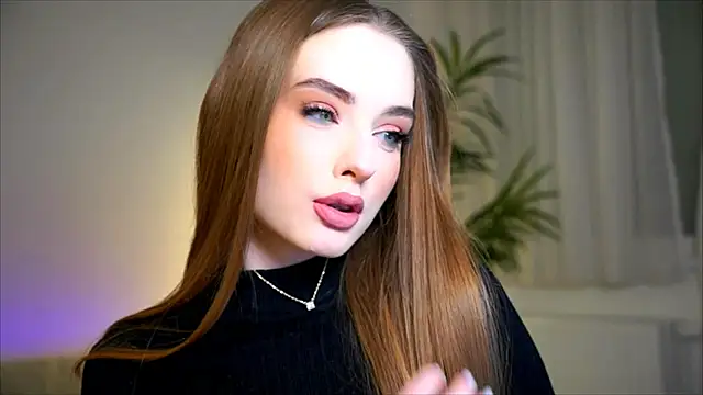 Snapshot of petitegonwiild chatting on 12, 10, 2025 petitegonwiild online show from 12, 10, 2025