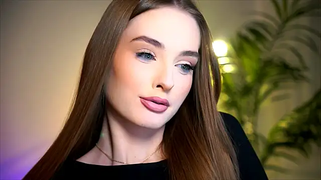 Snapshot of petitegonwiild chatting on 16, 10, 2025 petitegonwiild online show from 16, 10, 2025