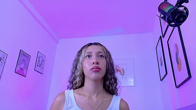 Snapshot of Beautifulskinny18 chatting on 14, 7, 2026 Beautifulskinny18 online show from 14, 7, 2026