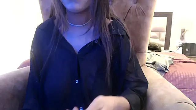 Snapshot of chhui_mui chatting on 14, 2, 2025 chhui mui online show from 14, 2, 2025