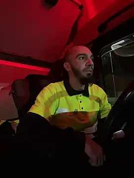 Snapshot of donnuozfutura chatting on 2, 1, 2025 donnuozfutura online show from 2, 1, 2025