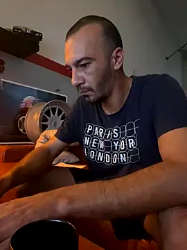 donnuozfutura online show from 5, 10, 2025