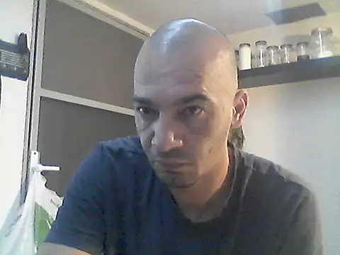 Snapshot of donnuozfutura chatting on 6, 11, 2025 donnuozfutura online show from 6, 11, 2025