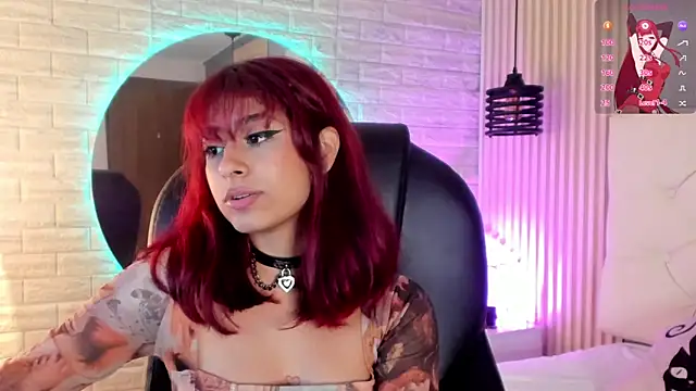 Snapshot of cloe__palmer chatting on 4, 12, 2024 cloe palmer online show from 4, 12, 2024