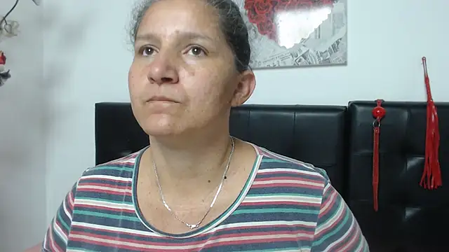 Angelinna Milf online show from 8, 2, 2025