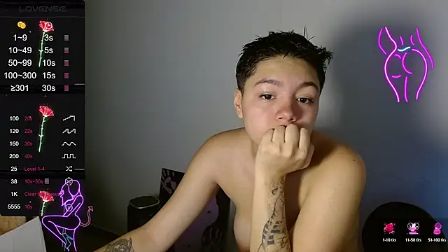 TRIXIE TANG28 online show from 16, 3, 2025