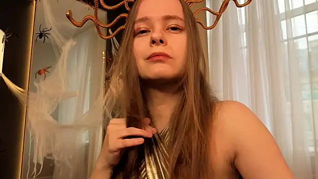 CassieCool online show from 31, 10, 2025