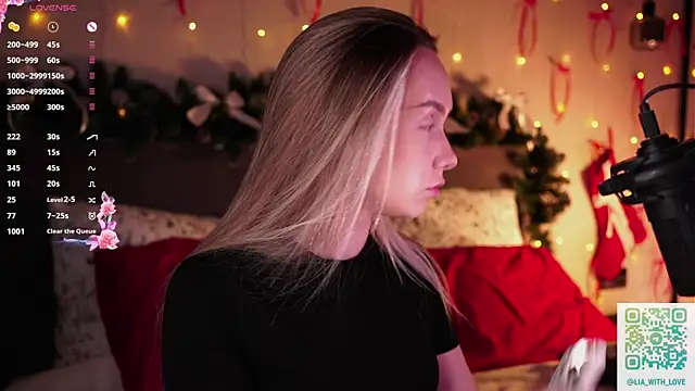 HollisBeckett online show from 17, 12, 2025