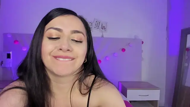 Kimkalifa  online show from 7, 2, 2025