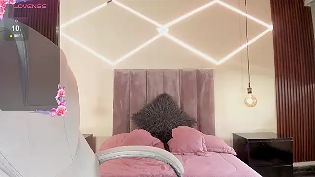 BellaClaiir online show from 12, 2, 2026