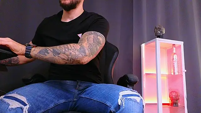 MightyAaron66 online show from 24, 2, 2025