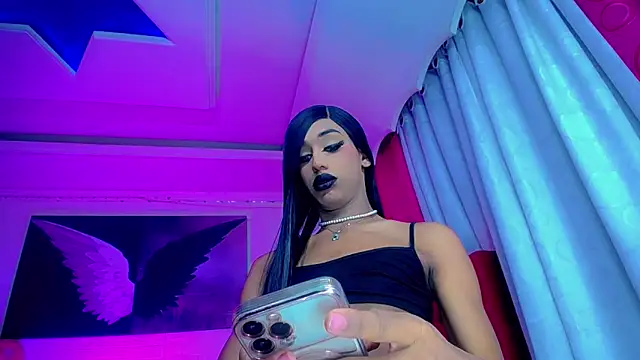 NahomiCamper online show from 12, 12, 2024