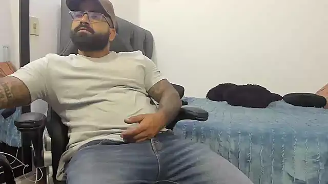 Snapshot of Lyon_vach chatting on 8, 12, 2024 Lyon vach online show from 8, 12, 2024