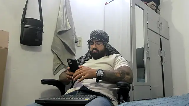 Snapshot of Lyon_vach chatting on 23, 1, 2025 Lyon vach online show from 23, 1, 2025