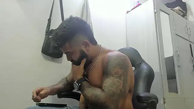 Snapshot of Lyon_vach chatting on 26, 1, 2025 Lyon vach online show from 26, 1, 2025