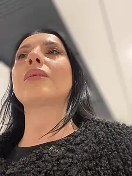 Snapshot of Roxana-Sexy chatting on 19, 2, 2026 Roxana-Sexy online show from 19, 2, 2026