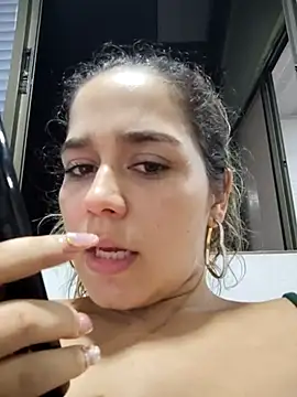 LaurenWelly  online show from 4, 3, 2025