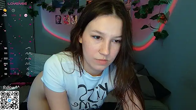 Snapshot of Cutie_Vicky chatting on 11, 12, 2024 Cutie Vicky online show from 11, 12, 2024
