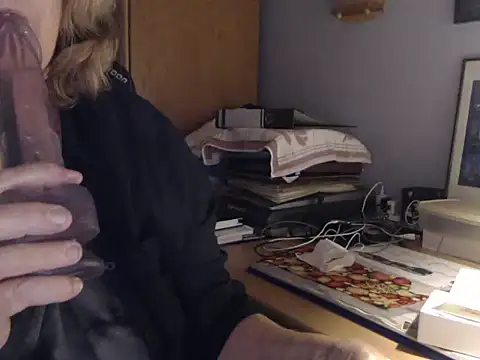 Snapshot of _sunshine__ chatting on 10, 12, 2024 sunshine online show from 10, 12, 2024