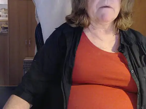 Snapshot of _sunshine__ chatting on 5, 1, 2025 sunshine online show from 5, 1, 2025