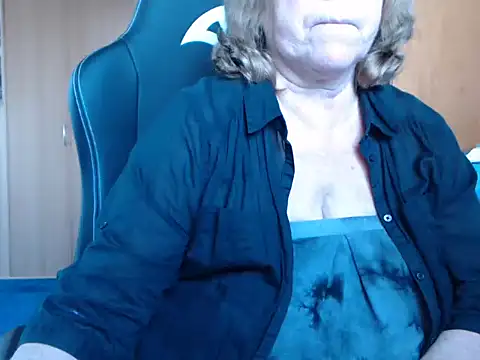 Snapshot of _sunshine__ chatting on 5, 3, 2025 sunshine online show from 5, 3, 2025
