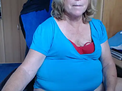 Snapshot of _sunshine__ chatting on 3, 10, 2025 sunshine online show from 3, 10, 2025