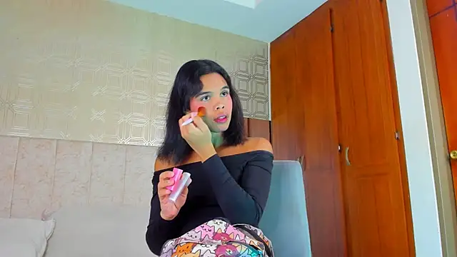 Snapshot of evelyn_wine chatting on 26, 12, 2024 evelyn wine online show from 26, 12, 2024