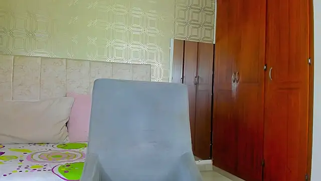 Snapshot of evelyn_wine chatting on 27, 12, 2024 evelyn wine online show from 27, 12, 2024